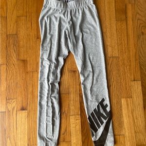 grey low rise nike leggings